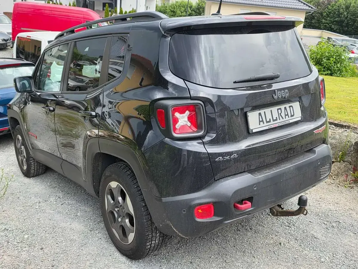 Gebraucht Jeep Renegade Trailhawk 170 PS (125 kW) 2016 Carbon black metallic SUV