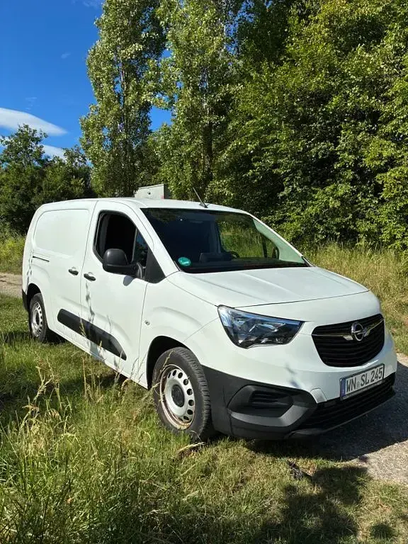 Gebraucht Opel Combo 101 PS (74 kW) 2019 Weiß Van / Kleinbus