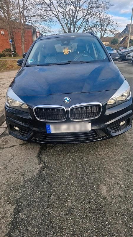 Schwarz Gebraucht 2015 BMW 218 Kombi | 5.700 € (Fairer Preis) - Bild 1/4