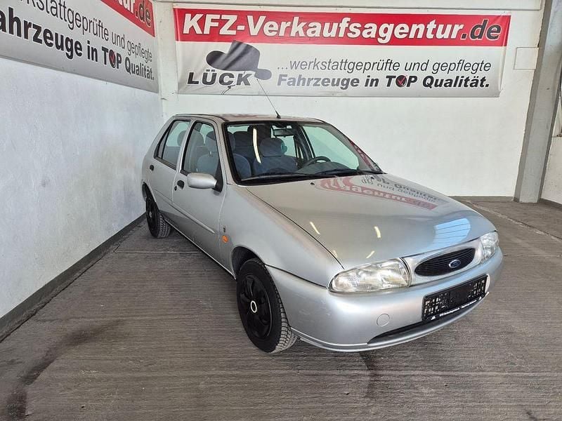 Gebraucht Ford Fiesta Ghia 75 PS (55 kW) 1997 Silber Kleinwagen