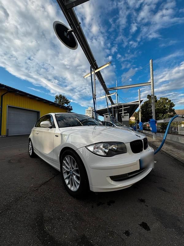 Gebraucht BMW 118 Coupé 147 PS (108 kW) 2010 Weiß Coupé