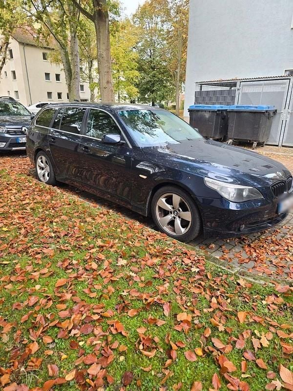 Gebraucht BMW 530 231 PS (169 kW) 2005 Blau Kombi