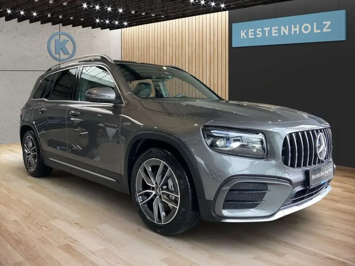 Gebraucht Mercedes GLB35 AMG 306 PS (225 kW) 2025 Grau SUV