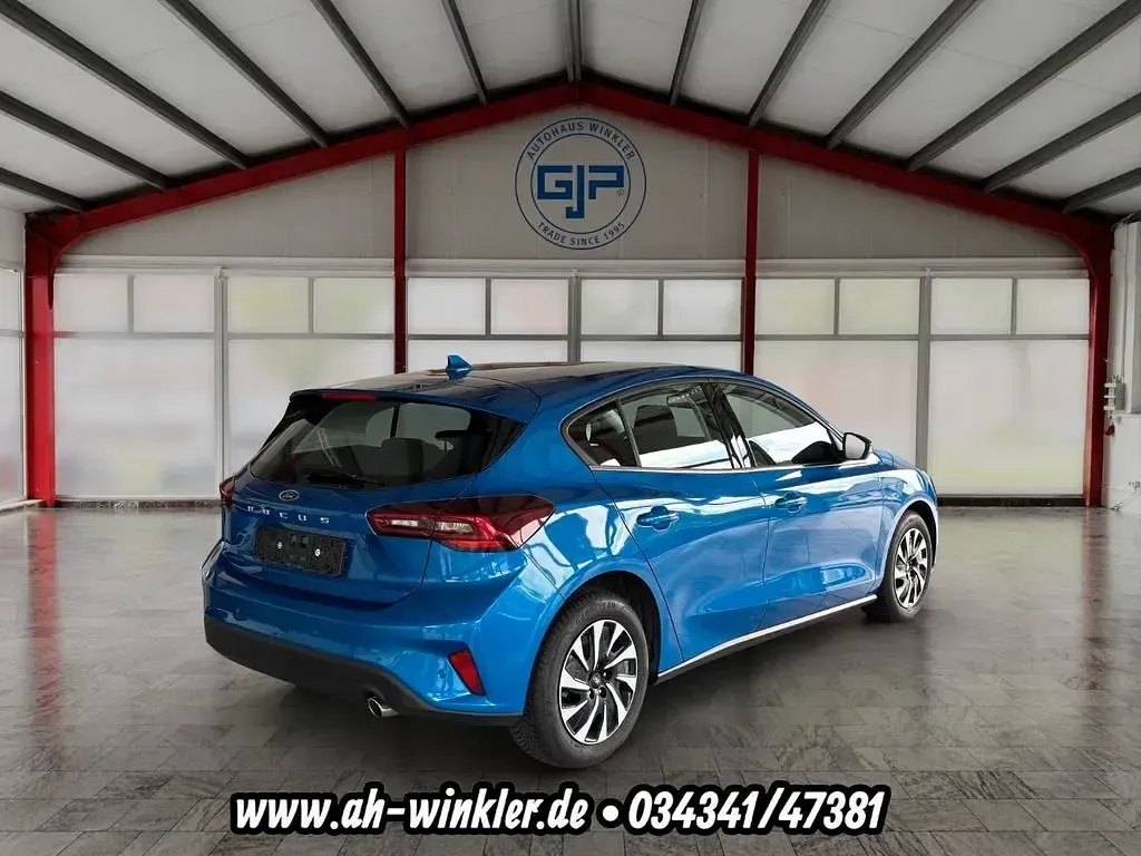 Gebraucht Ford Focus Titanium 125 PS (91 kW) 2023 Desert island blue Limousine