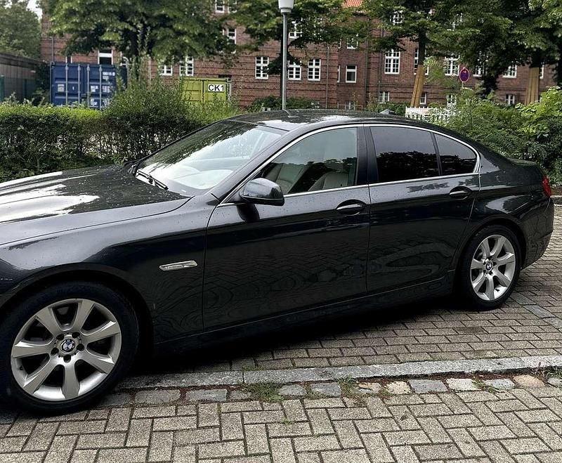 Gebraucht 2011 BMW 523 Sport Line Limousine | 11.700 € (Fairer Preis) - Bild 1/4