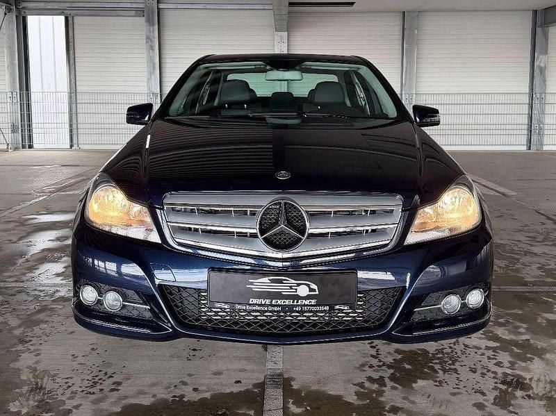 Gebraucht Mercedes C200 184 PS (135 kW) 2011 Blau Limousine