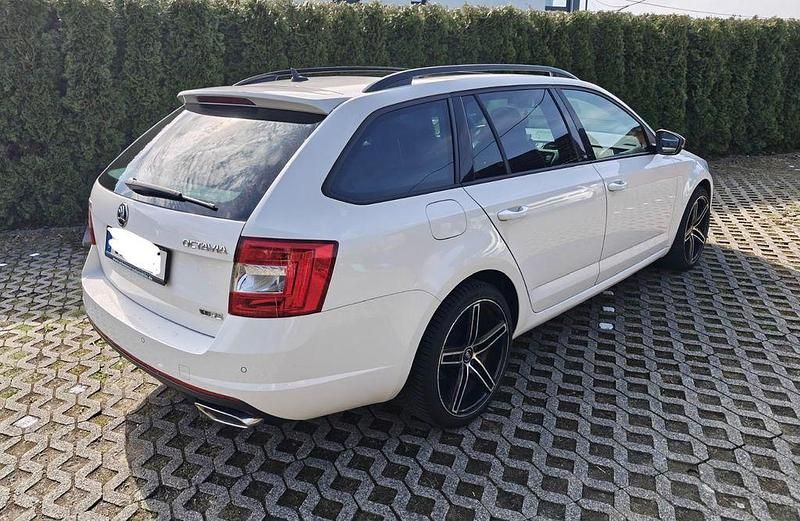 Gebraucht Skoda Octavia vRS 184 PS (135 kW) 2016 Weiß Kleinwagen