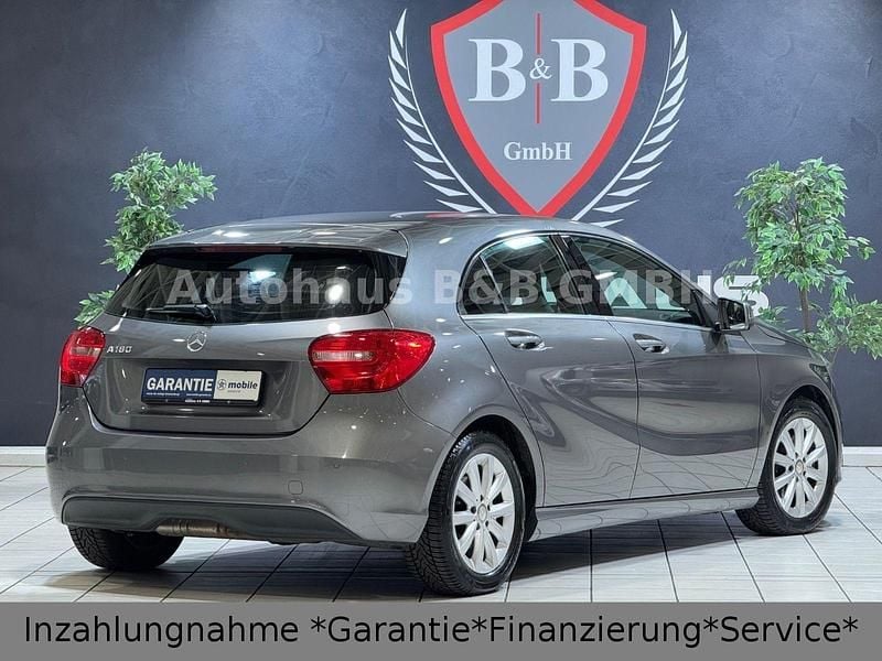 Gebraucht Mercedes A180 122 PS (89 kW) 2012 Grau Kleinwagen