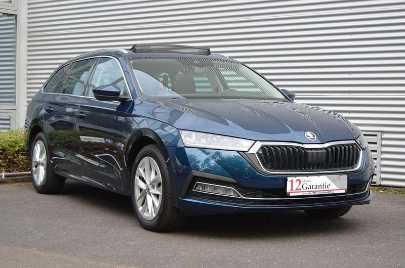 Modra lava/lava blau Gebraucht 2021 Skoda Octavia Style Kombi | 23.500 € (Fairer Preis) - Bild 1/4
