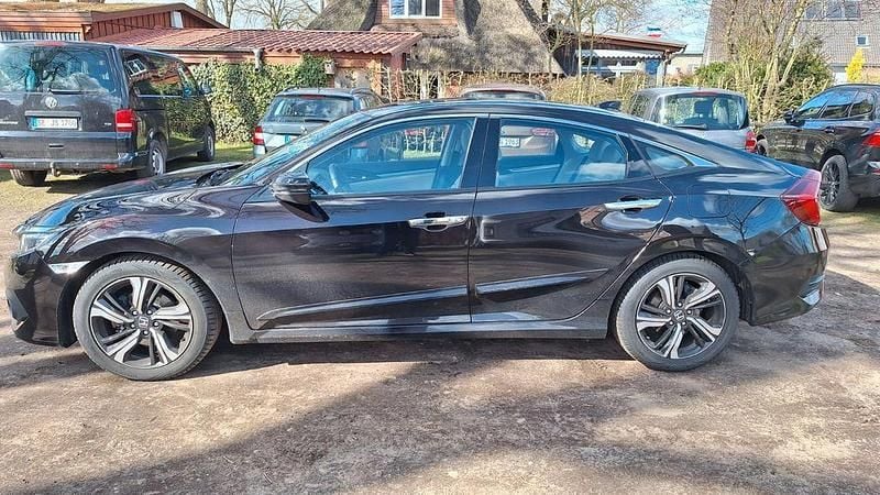 Gebraucht Honda Civic Executive 182 PS (133 kW) 2017 Violet Limousine
