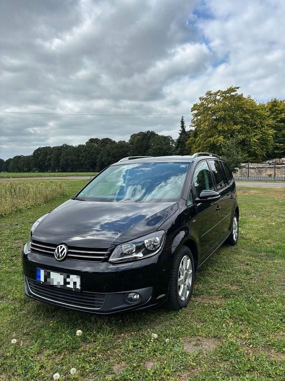 Schwarz Gebraucht 2013 VW Touran Life Van / Kleinbus | 7.500 € (Guter Preis) - Bild 1/4