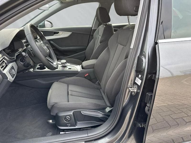 Gebraucht Audi A4 S-Line 204 PS (150 kW) 2024 Daytonagrau perleffekt Kombi