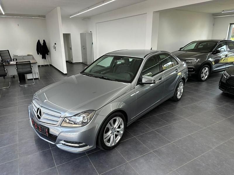 Silber Gebraucht 2013 Mercedes C180 Avantgarde Limousine | 10.900 € (Fairer Preis) - Bild 1/4