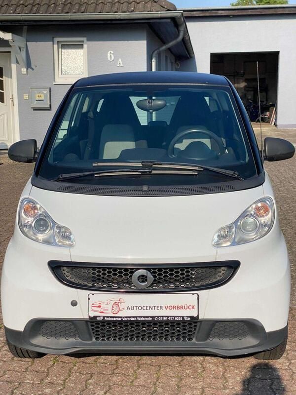 Weiß Gebraucht 2014 Smart ForTwo Coupé Kleinwagen | 4.300 € (Guter Preis) - Bild 1/4