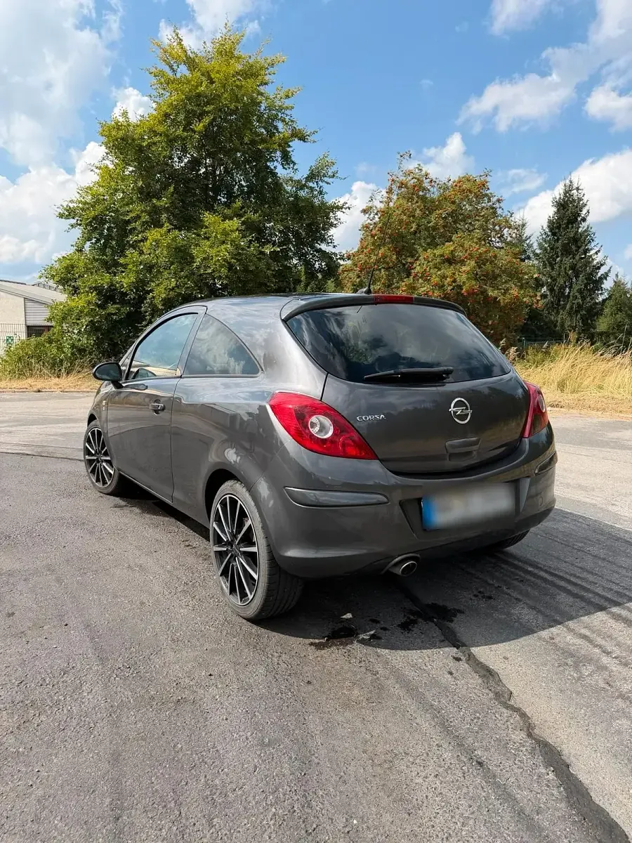 Gebraucht Opel Corsa 100 PS (73 kW) 2012 Grau Kleinwagen