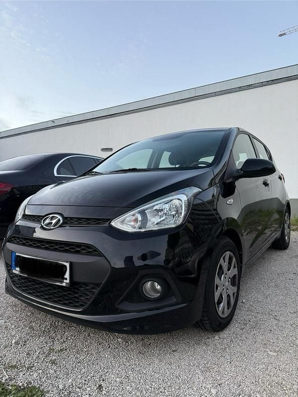 Schwarz Gebraucht 2016 Hyundai i10 Kleinwagen | 5.300 € (Guter Preis) - Bild 1/4