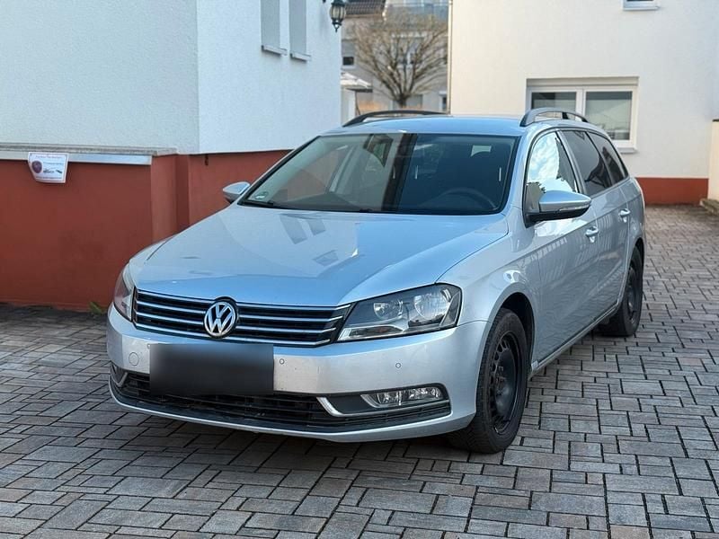 Gebraucht VW Passat 140 PS (102 kW) 2013 Silber Kombi