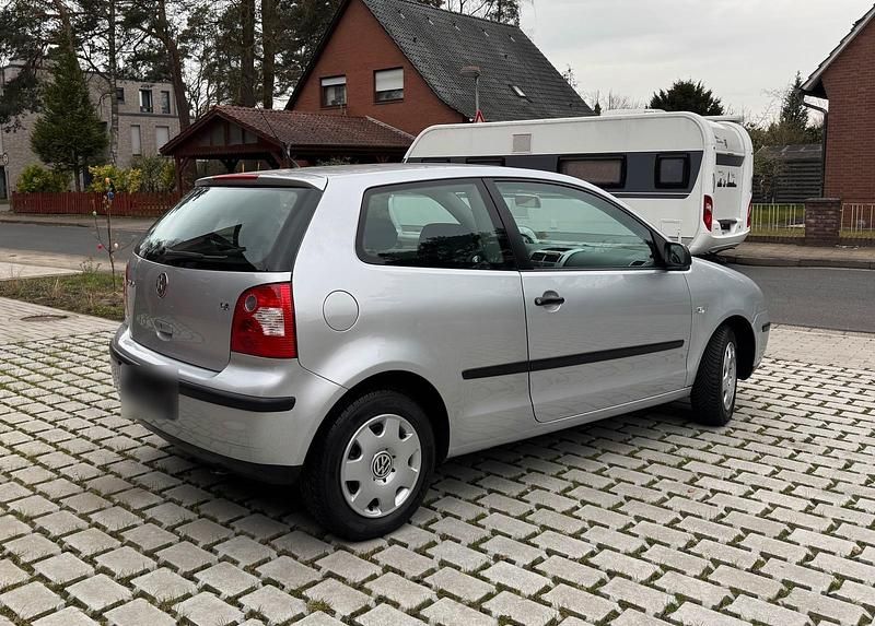 Gebraucht VW Polo 75 PS (55 kW) 2003 Silber Kleinwagen