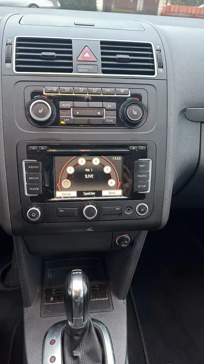Gebraucht VW Touran 105 PS (77 kW) 2012 Grau Van / Kleinbus