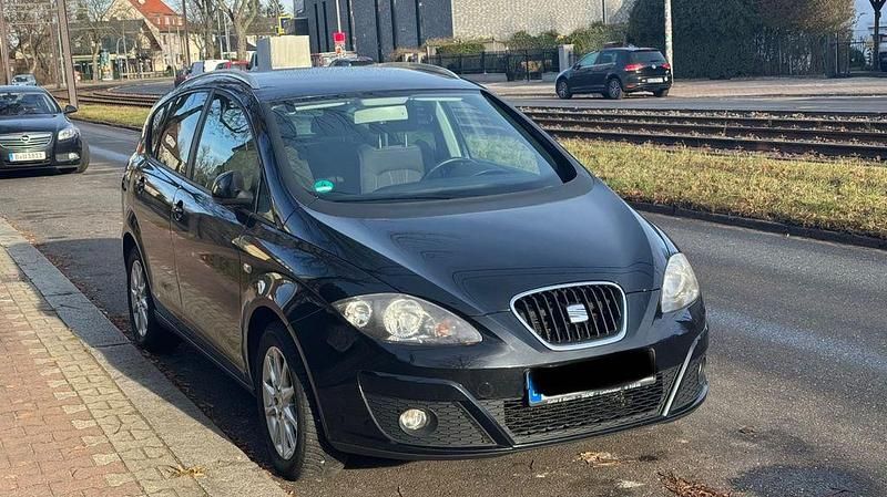 Schwarz Gebraucht 2012 Seat Altea XL Copa Van / Kleinbus | 6.600 € (Fairer Preis) - Bild 1/4
