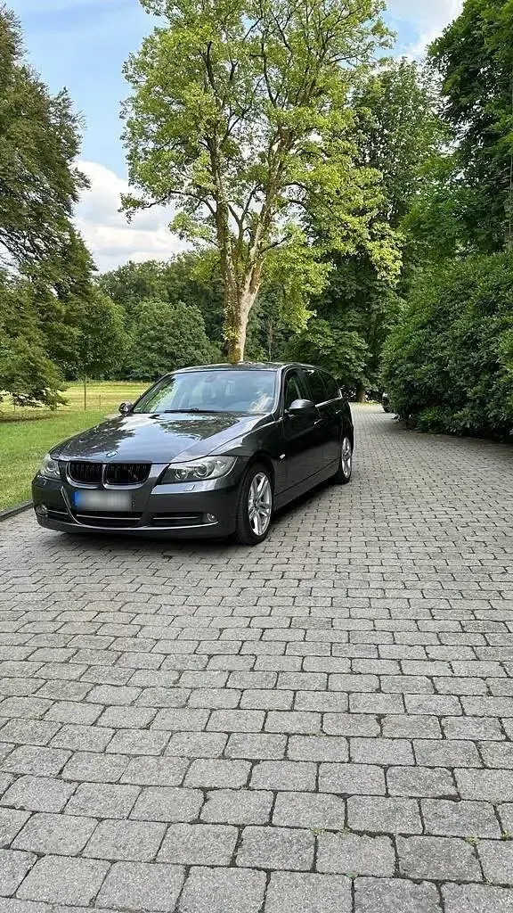 Gebraucht BMW 330 231 PS (169 kW) 2007 Grau Kombi