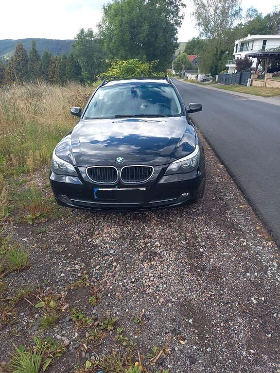 Schwarz Gebraucht 2009 BMW 520 Kombi | 5.950 € (Etwas zu teuer) - Bild 1/4