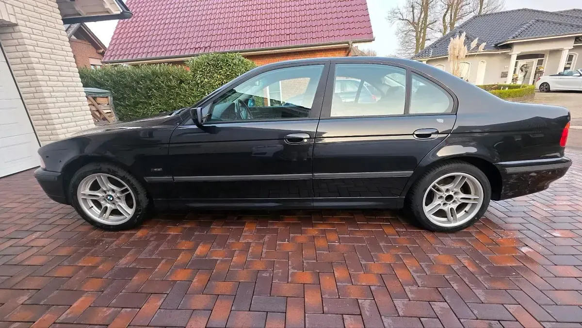 Gebraucht BMW 520 150 PS (110 kW) 2000 Schwarz Limousine