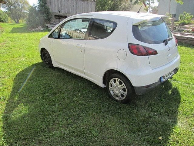 Weiß Gebraucht 2010 Mitsubishi Colt Limousine | 4.000 € (Teuer) - Bild 1/4