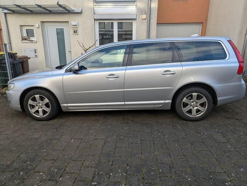 Gebraucht Volvo V70 Momentum 181 PS (133 kW) 2014 Silber Kombi