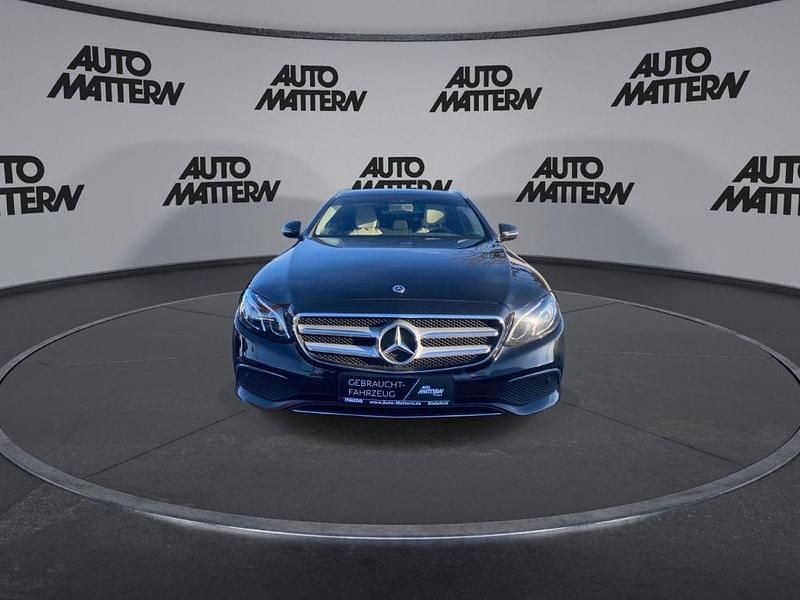 Gebraucht Mercedes E250 Avantgarde 211 PS (155 kW) 2016 Obsidianschwarz  metalliclack Kombi
