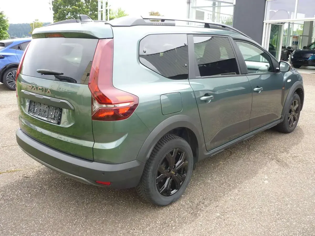 Gebraucht Dacia Jogger Extreme 141 PS (103 kW) 2023 Perlmuttschwarzmetallic Van / Kleinbus
