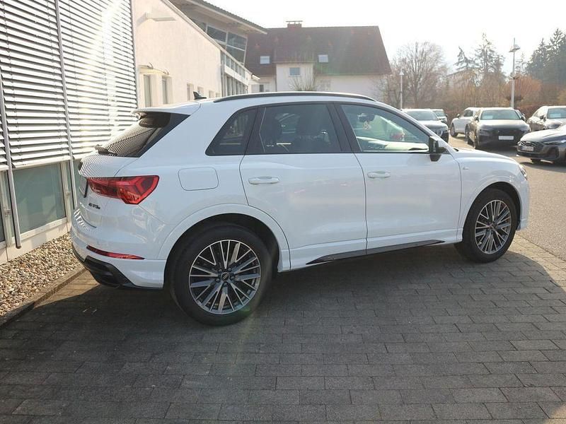 Gebraucht Audi Q3 S-Line 245 PS (180 kW) 2022 Gletscherweiß metallic SUV
