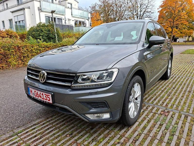Grau Gebraucht 2017 VW Tiguan Highline SUV | 16.990 € (Fairer Preis) - Bild 1/4