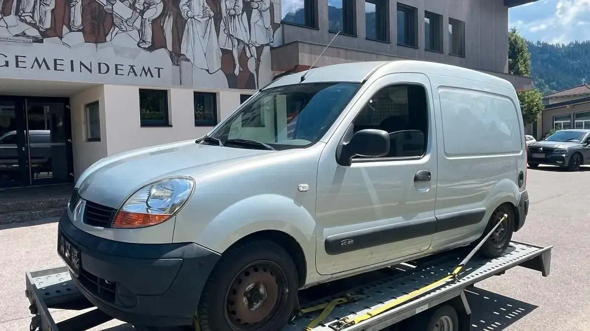 Gebraucht Renault Kangoo 61 PS (44 kW) 2007 Silber Van / Kleinbus
