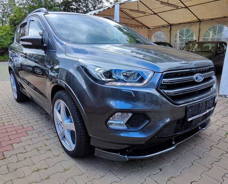 Grau Gebraucht 2018 Ford Kuga ST-Line SUV | 17.500 € (Fairer Preis) - Bild 1/4