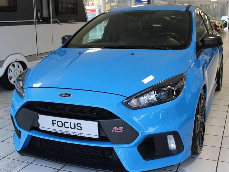 Nitrousblau metallic Gebraucht 2016 Ford Focus RS Limousine | 29.900 € - Bild 1/4