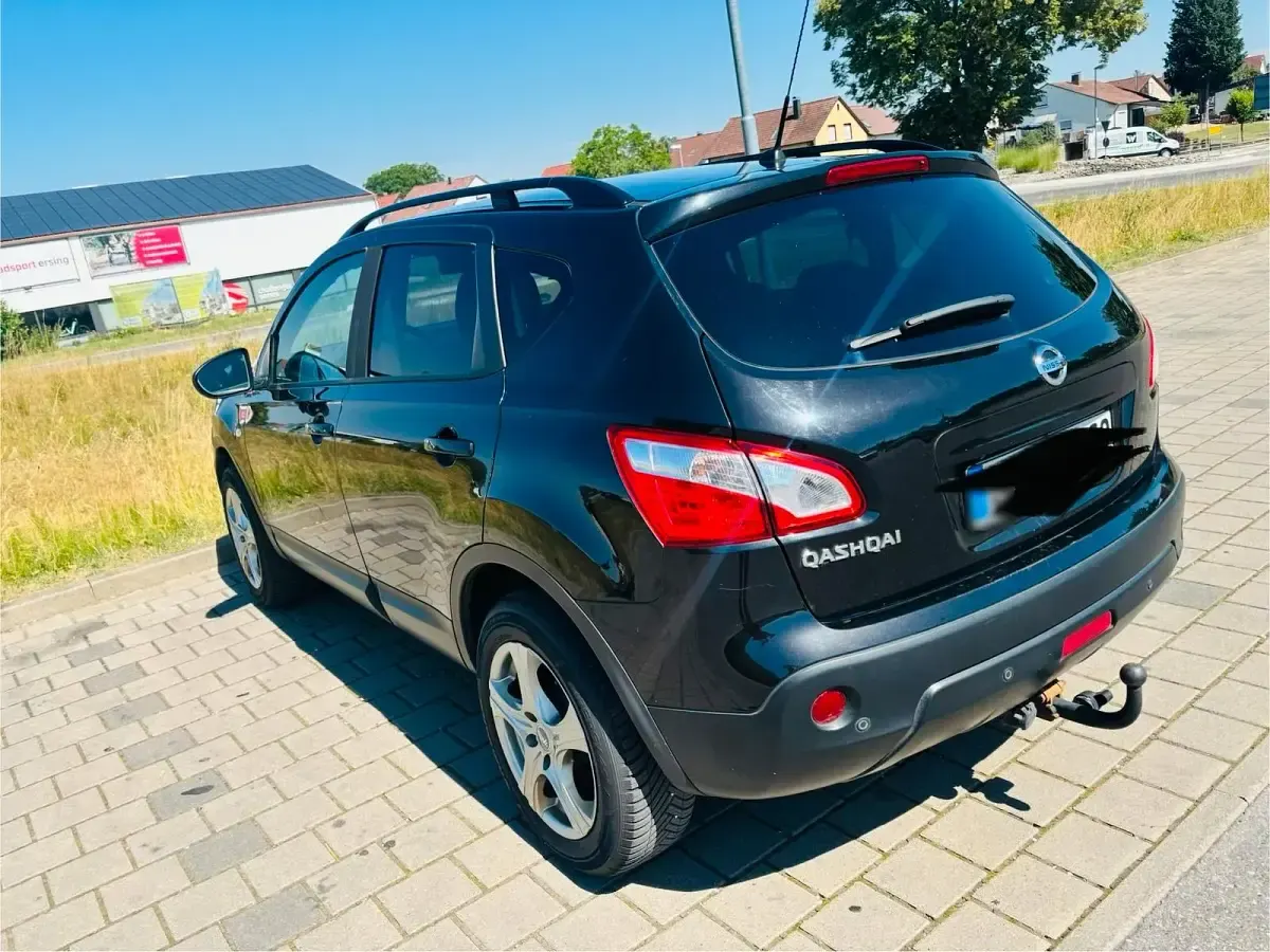 Gebraucht Nissan Qashqai 141 PS (103 kW) 2013 Schwarz SUV