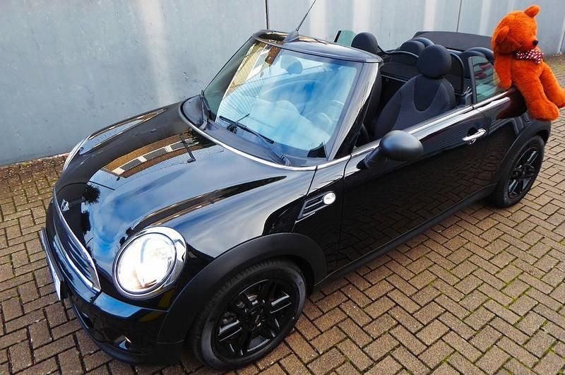 Schwarz Gebraucht 2015 Mini One Cabriolet Cabrio | 13.521 € (Fairer Preis) - Bild 1/4