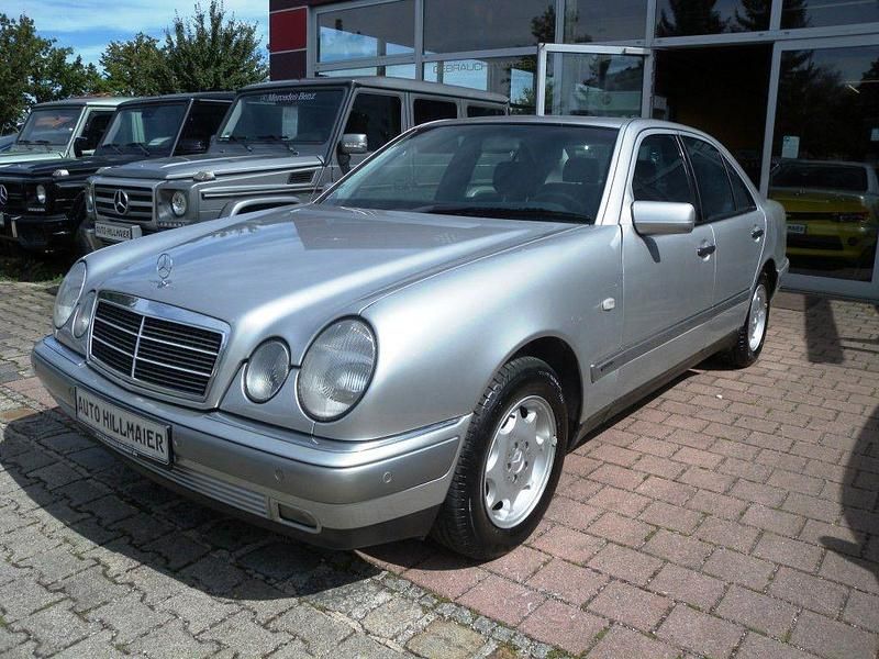 Gebraucht Mercedes E240 Elegance 170 PS (125 kW) 1998 Silber Limousine