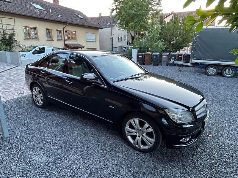 Schwarz Gebraucht 2008 Mercedes C200 Avantgarde Limousine | 2.990 € (Guter Preis) - Bild 1/4