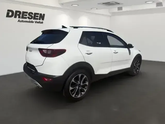 Gebraucht Kia Stonic Spirit 101 PS (74 kW) 2024 Weiss SUV