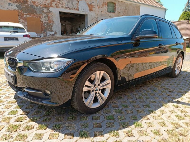 Schwarz Gebraucht 2014 BMW 320 Sport Line Kombi | 12.999 € (Fairer Preis) - Bild 1/4