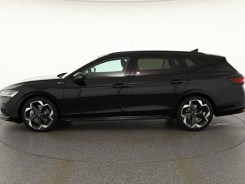 Neu Skoda Superb SportLine 204 PS (150 kW) 2025 Schwarz Kombi