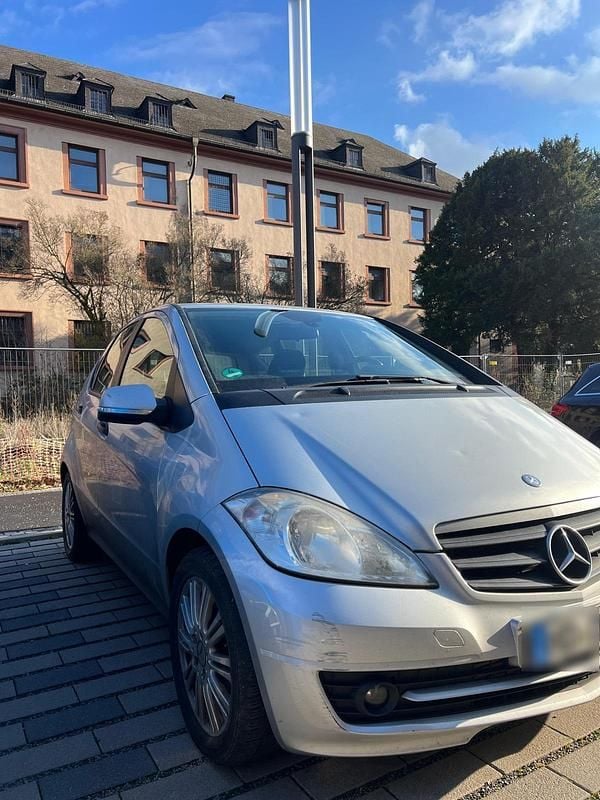 Gebraucht Mercedes A180 109 PS (80 kW) 2009 Silber Kleinwagen
