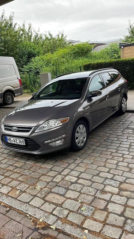 Grau Gebraucht 2012 Ford Mondeo Business Edition Kombi | 2.799 € (Superpreis) - Bild 1/4