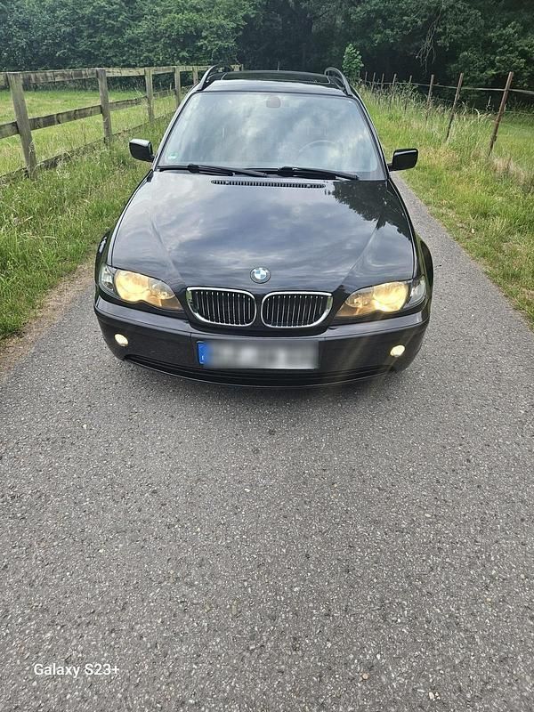 Schwarz Gebraucht 2004 BMW 318 Kombi | 2.500 € (Fairer Preis) - Bild 1/4