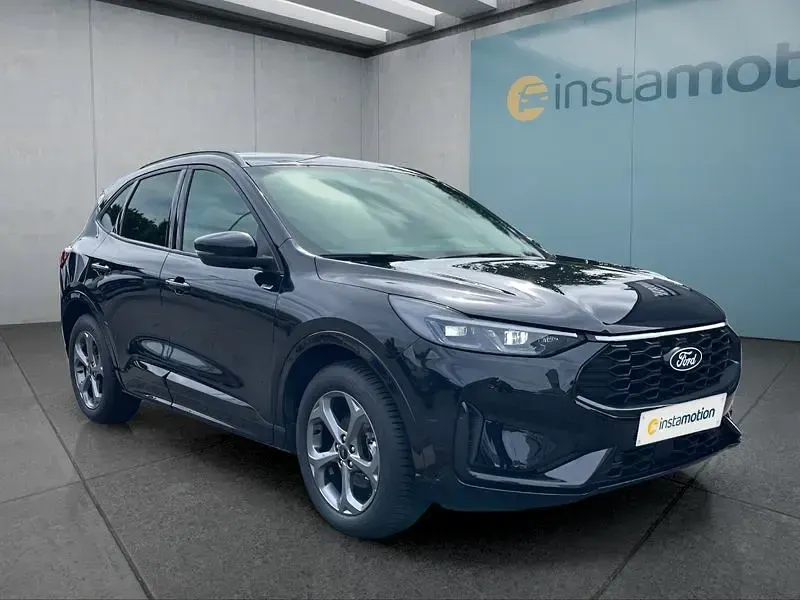 Gebraucht Ford Kuga ST-Line 186 PS (136 kW) 2025 Schwarz SUV