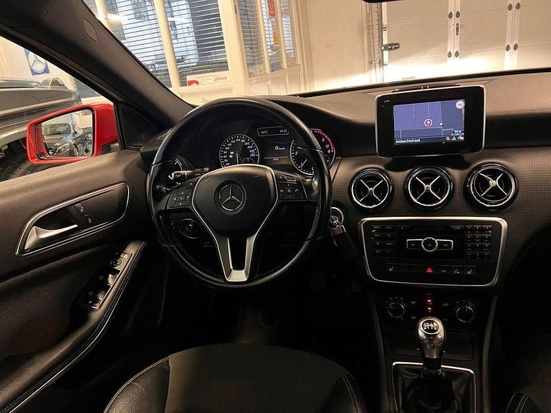 Gebraucht Mercedes A180 109 PS (80 kW) 2012 Grau Limousine