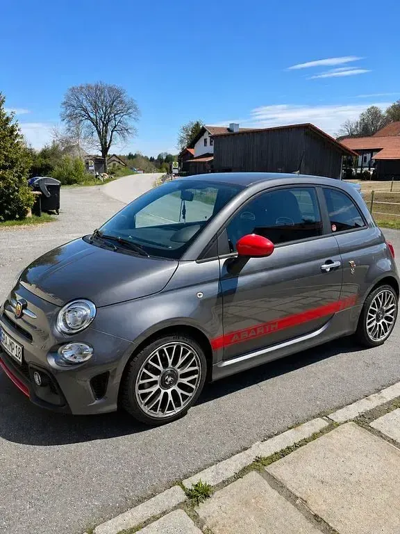Usado Abarth 500 145 HP (106 kW) 2018 Cinzento Sedan