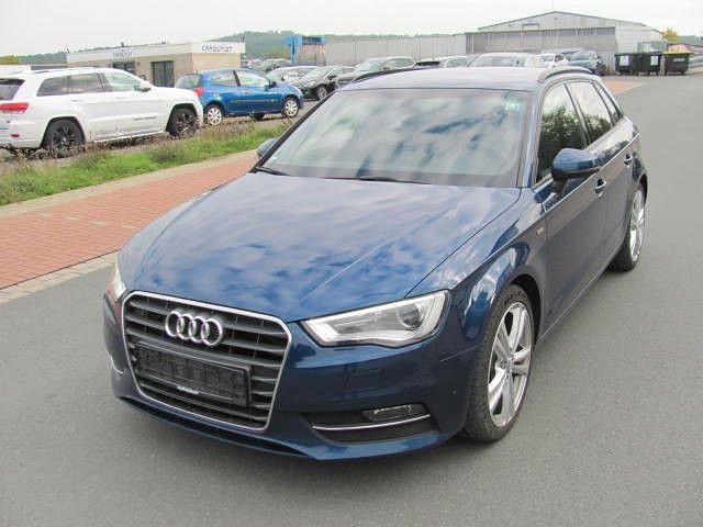 Blau Gebraucht 2016 Audi A3 S-Line Limousine | 11.985 € (Superpreis) - Bild 1/4
